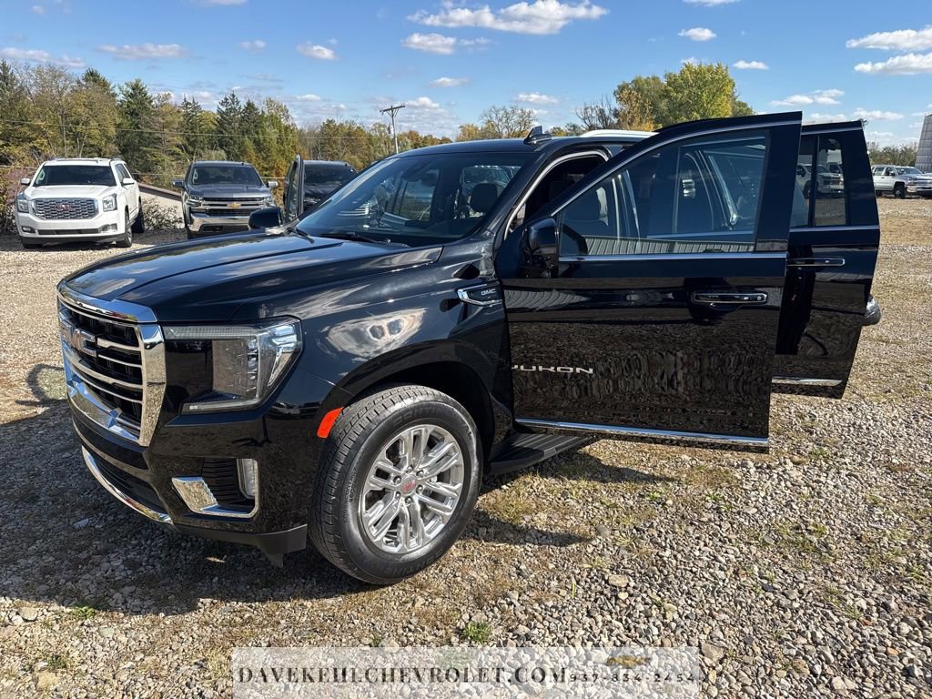 Used 2021 GMC Yukon XL SLT w/ SLT Premium Package image 32