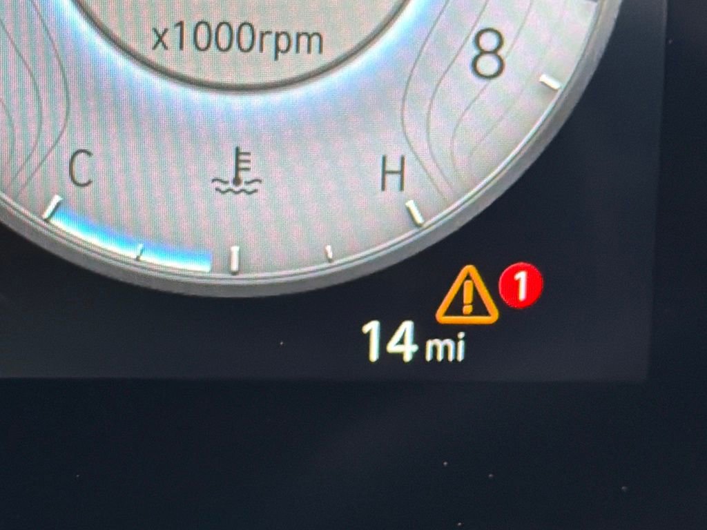 New 2025 Hyundai Elantra Limited image 17