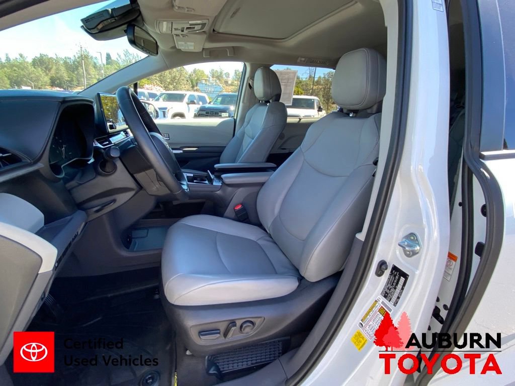 Certified 2023 Toyota Sienna XLE FWD image 35