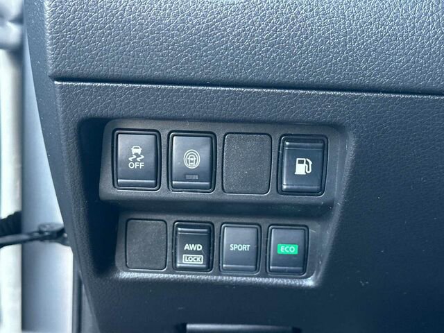 Used 2020 Nissan Rogue S w/ Special Edition Package image 32