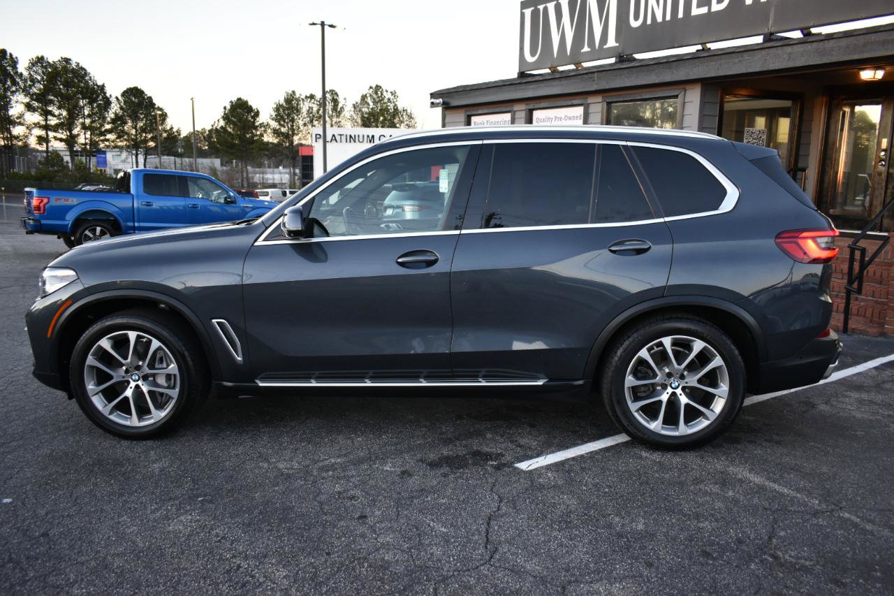 Used 2019 BMW X5 xDrive50i w/ Parking Assistance Package AWD/4WD image 9