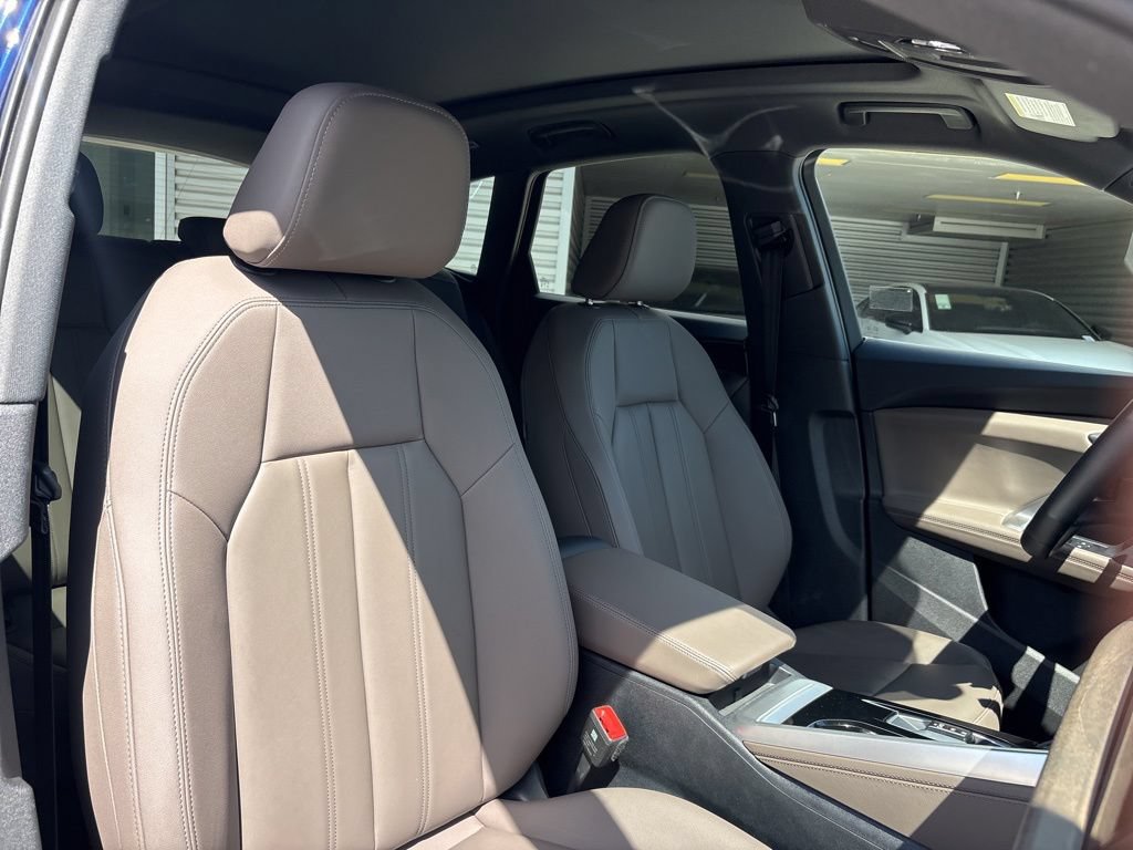 Certified 2025 Audi Q5 Premium w/ Convenience Package AWD/4WD image 16