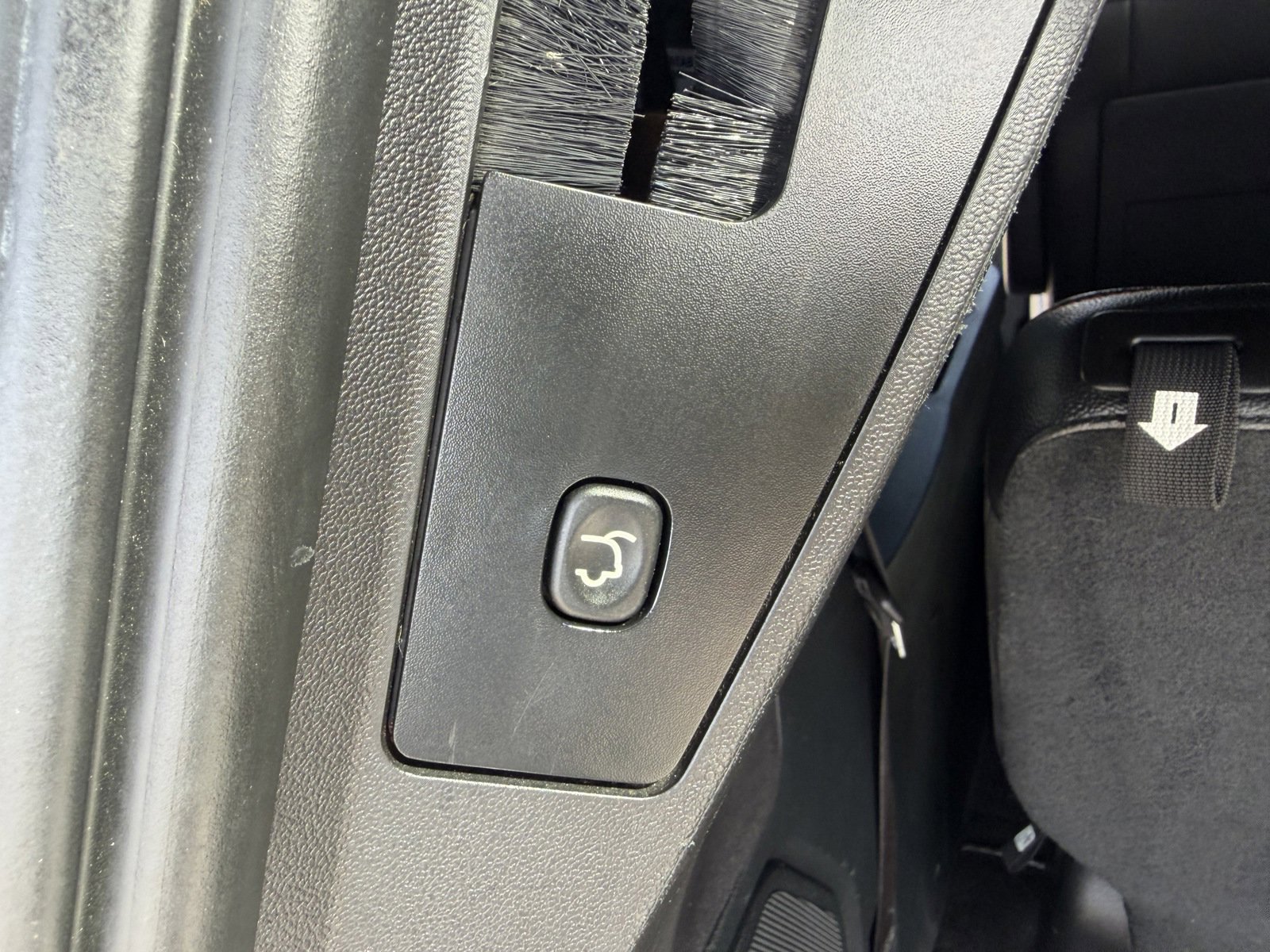 Used 2016 Dodge Grand Caravan R/T image 24