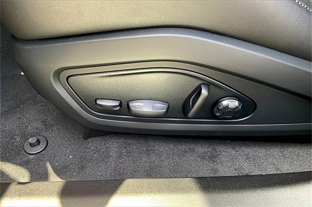 New 2025 Porsche Taycan image 30