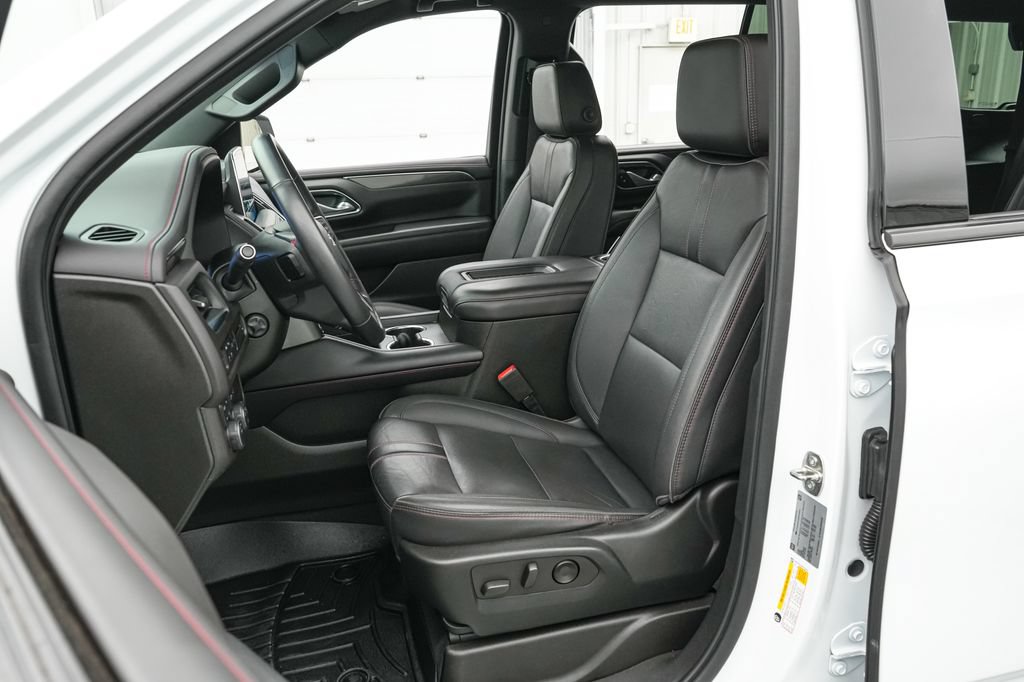 Used 2022 Chevrolet Tahoe RST w/ Luxury Package AWD/4WD image 11