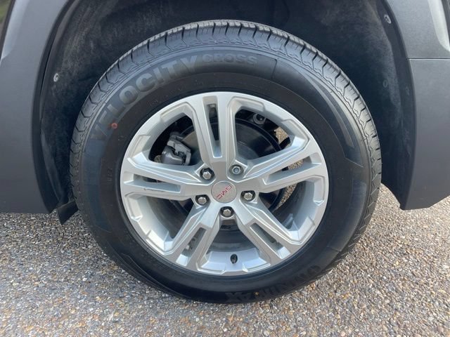 Used 2022 GMC Terrain SLE w/ Driver Convenience Package FWD image 10