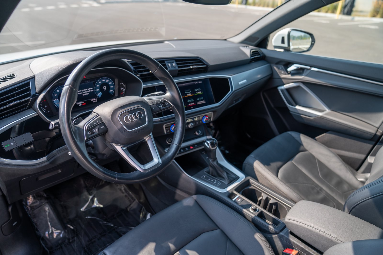 Used 2021 Audi Q3 2.0T Premium w/ Convenience Package AWD/4WD image 4