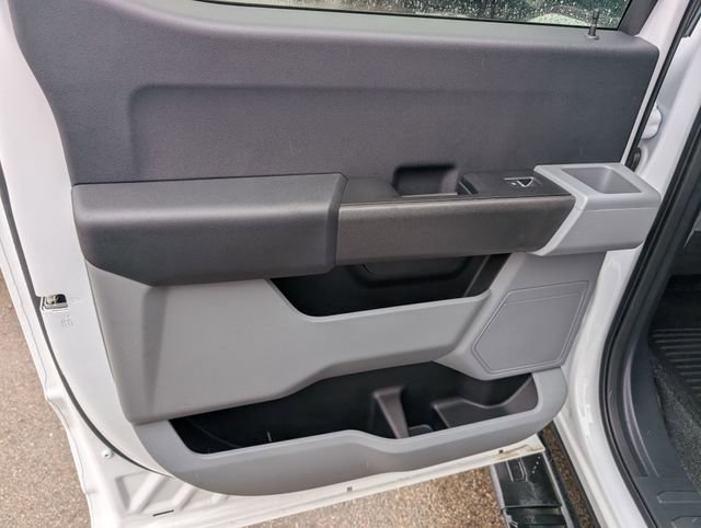 New 2026 Ford F550 4x4 Crew Cab image 12