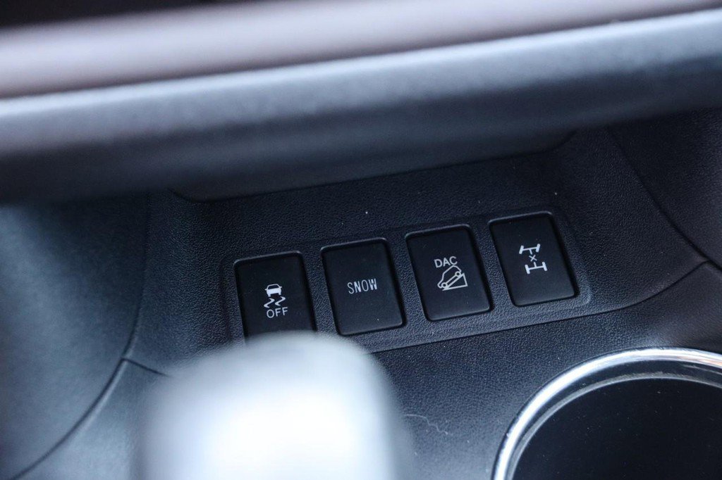 Used 2014 Toyota Highlander Limited AWD/4WD image 21