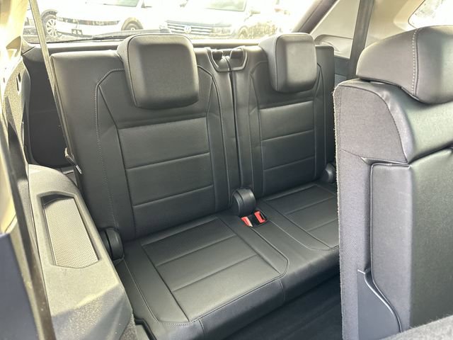 Used 2020 Volkswagen Tiguan SE w/ Panoramic Sunroof Package image 29