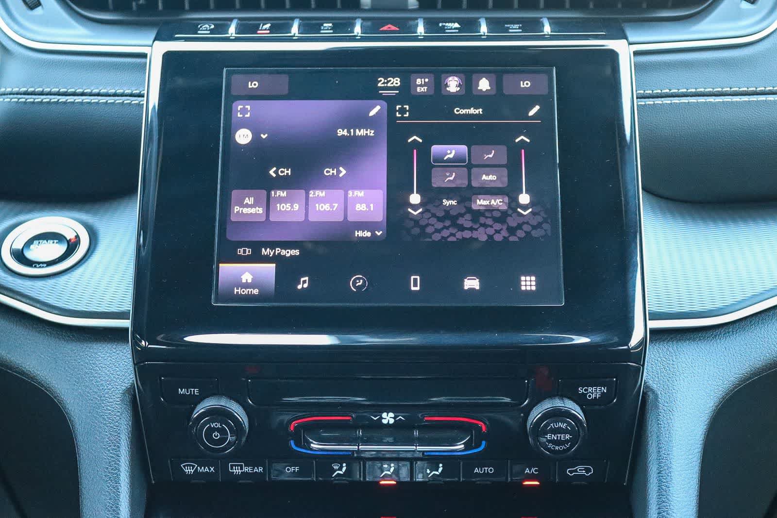 Used 2025 Jeep Grand Cherokee Laredo X RWD image 13