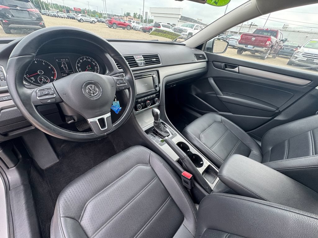 Used 2014 Volkswagen Passat 1.8T SE FWD image 14
