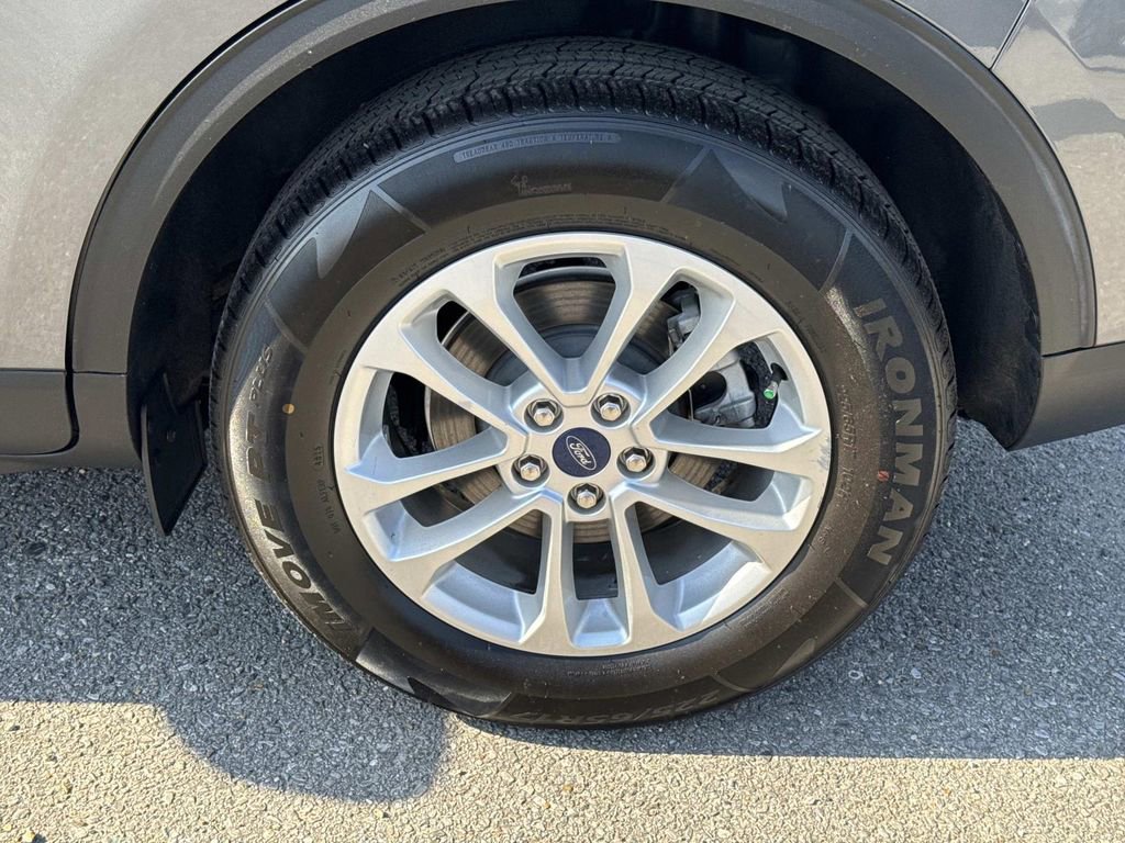 Used 2021 Ford Escape SE image 4