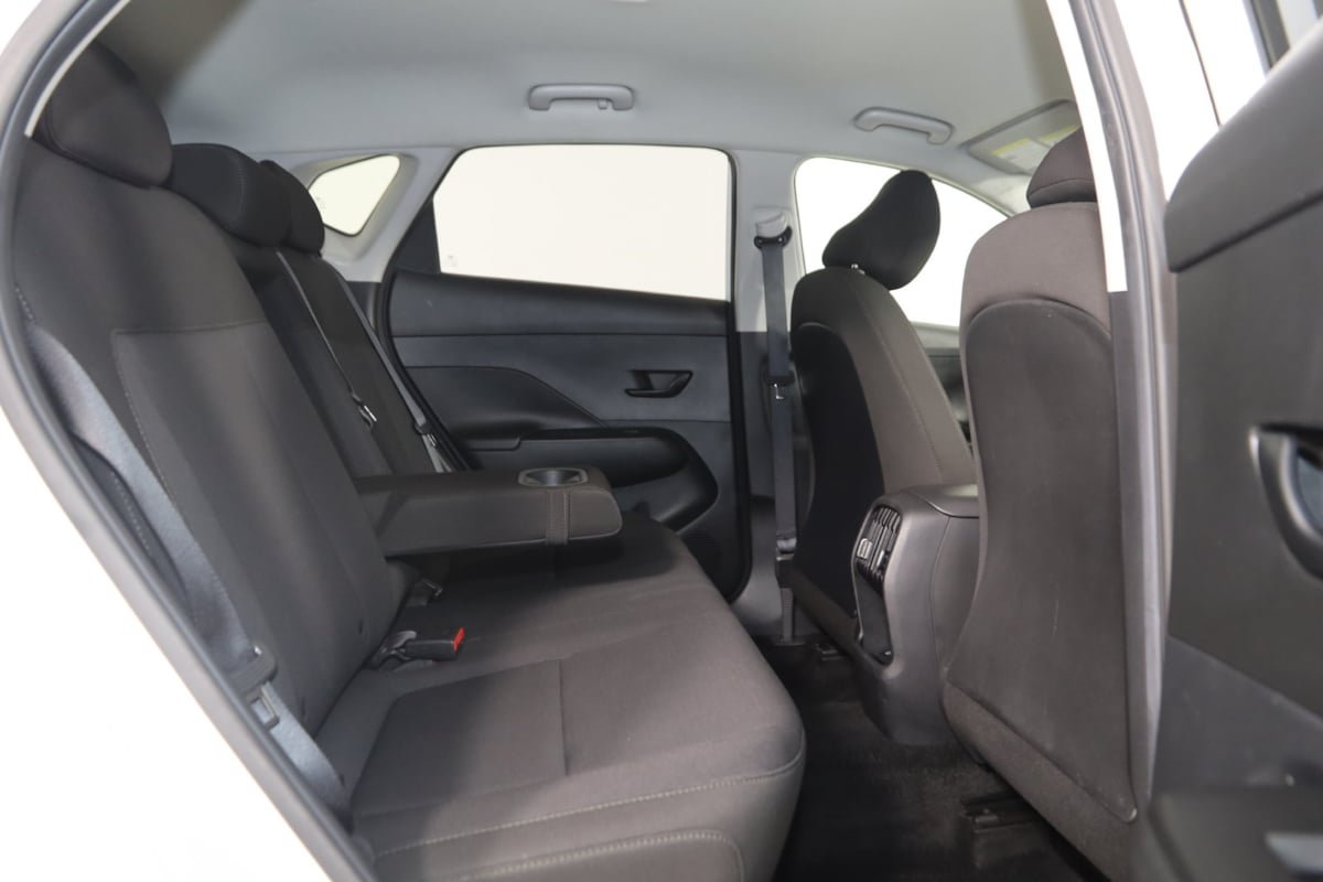 Used 2024 Hyundai Kona SEL FWD image 11