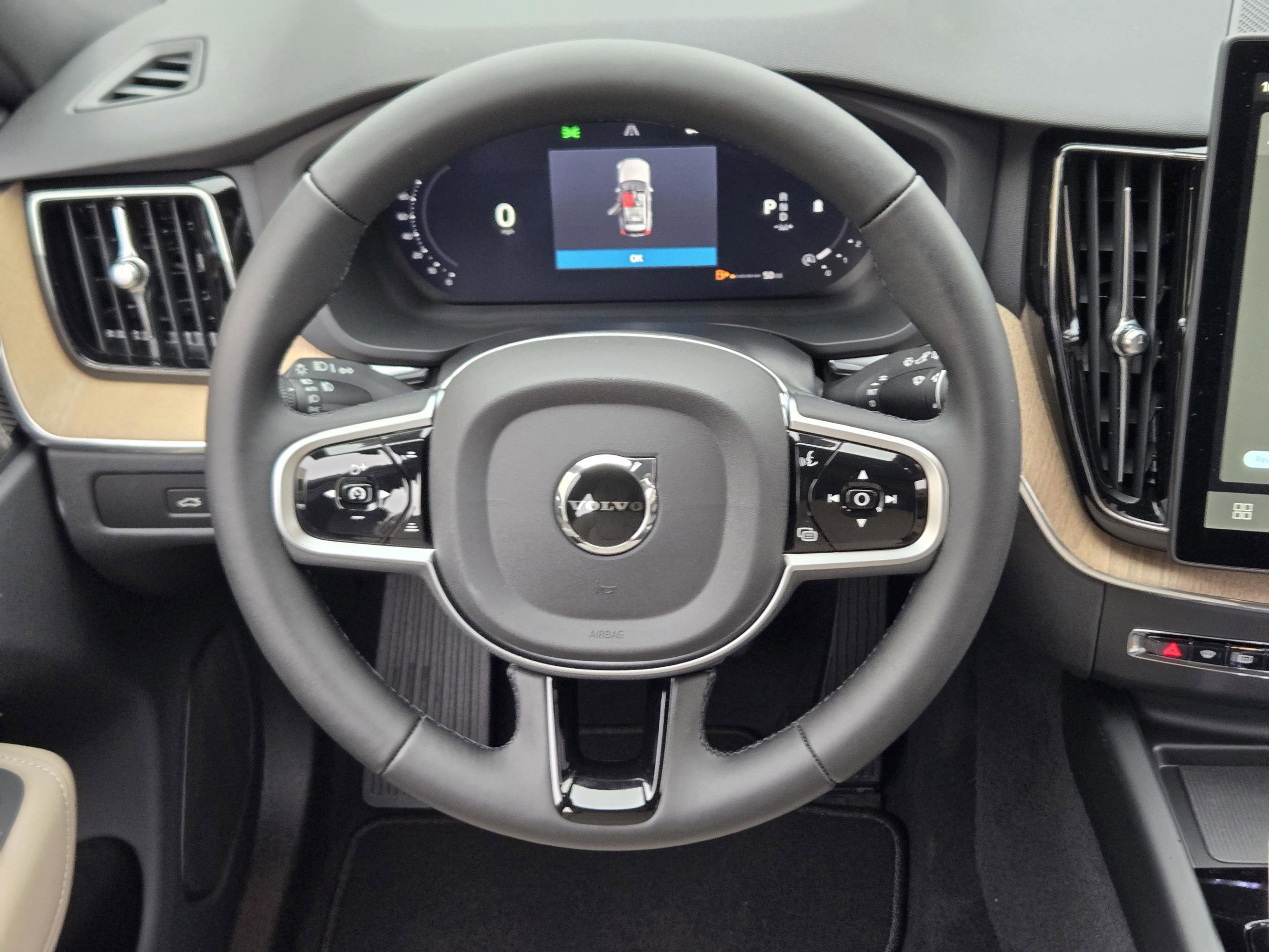 New 2026 Volvo XC60 B5 Plus w/ Protection Package Premier AWD/4WD image 21