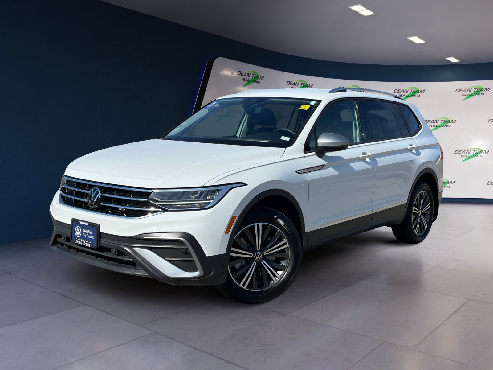 Certified 2024 Volkswagen Tiguan Wolfsburg Edition image 3