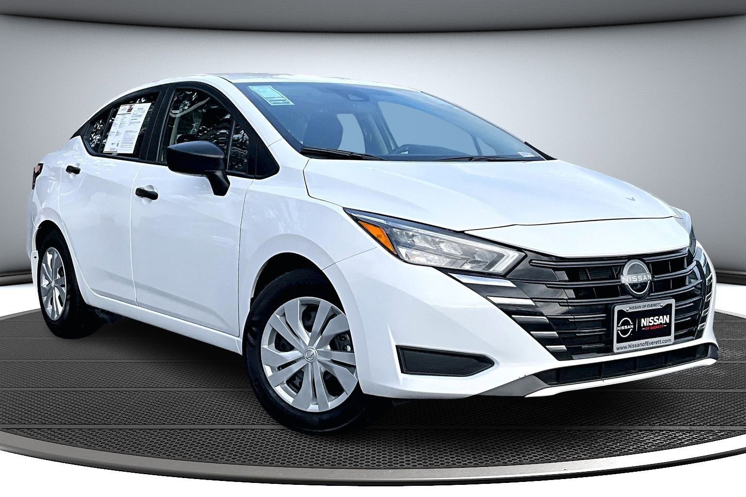 Used 2025 Nissan Versa S w/ Trunk Package image 1