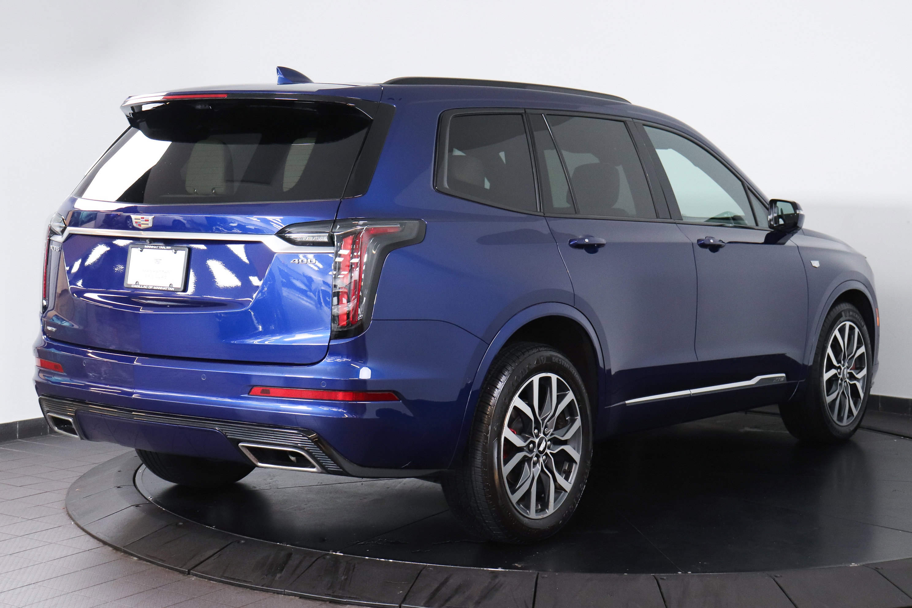 Used 2023 Cadillac XT6 Sport w/ Technology Package image 5