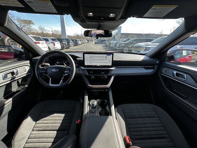 Certified 2025 Ford Explorer ST-Line w/ ST-Line Street Pack image 3