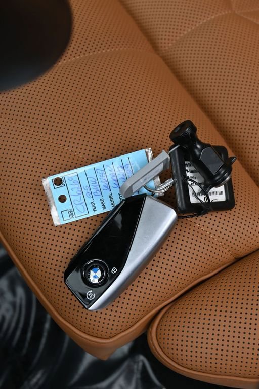 Used 2025 BMW 740i xDrive image 18