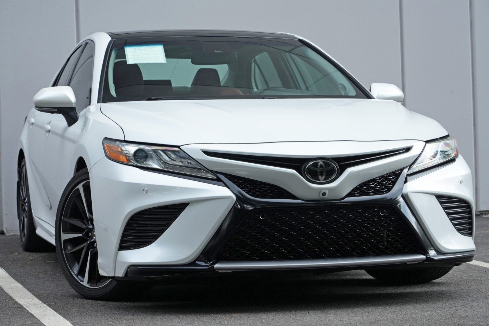 Used 2019 Toyota Camry XSE FWD image 2