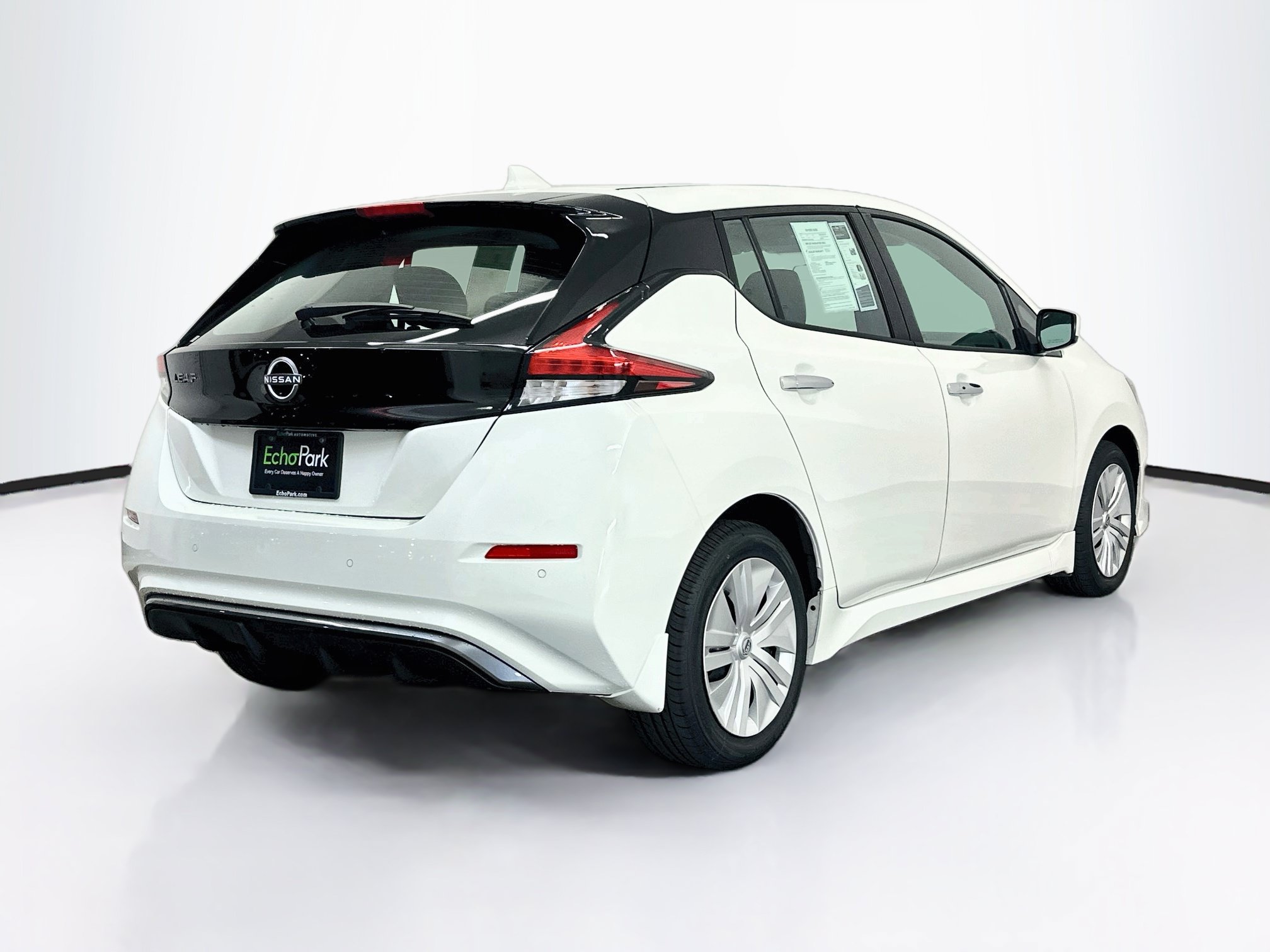 Used 2025 Nissan Leaf S FWD image 9