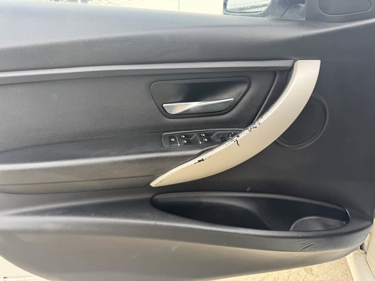 Used 2018 BMW 320i Sedan image 14