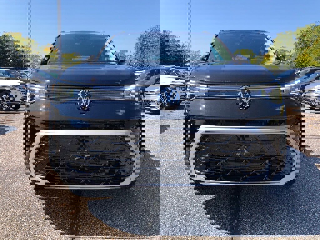 New 2025 Volkswagen Taos SEL image 2