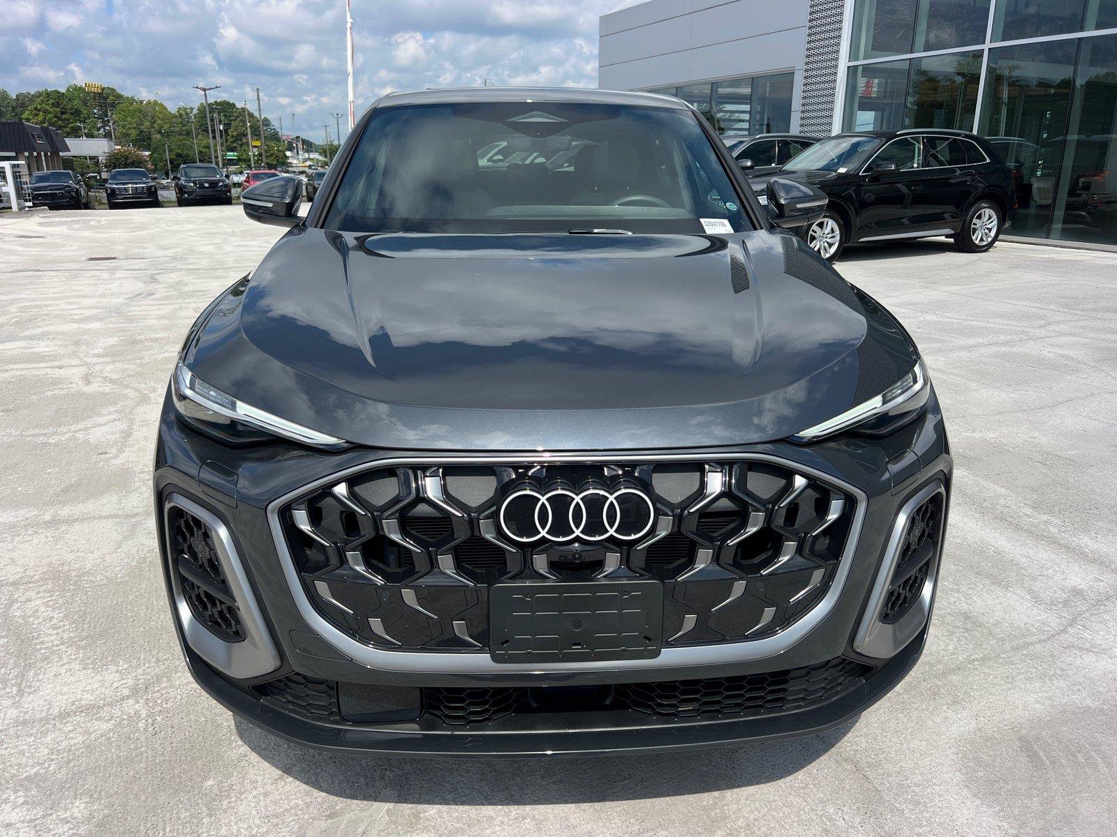Certified 2025 Audi Q5 Premium Plus w/ Premium Plus AWD/4WD image 2