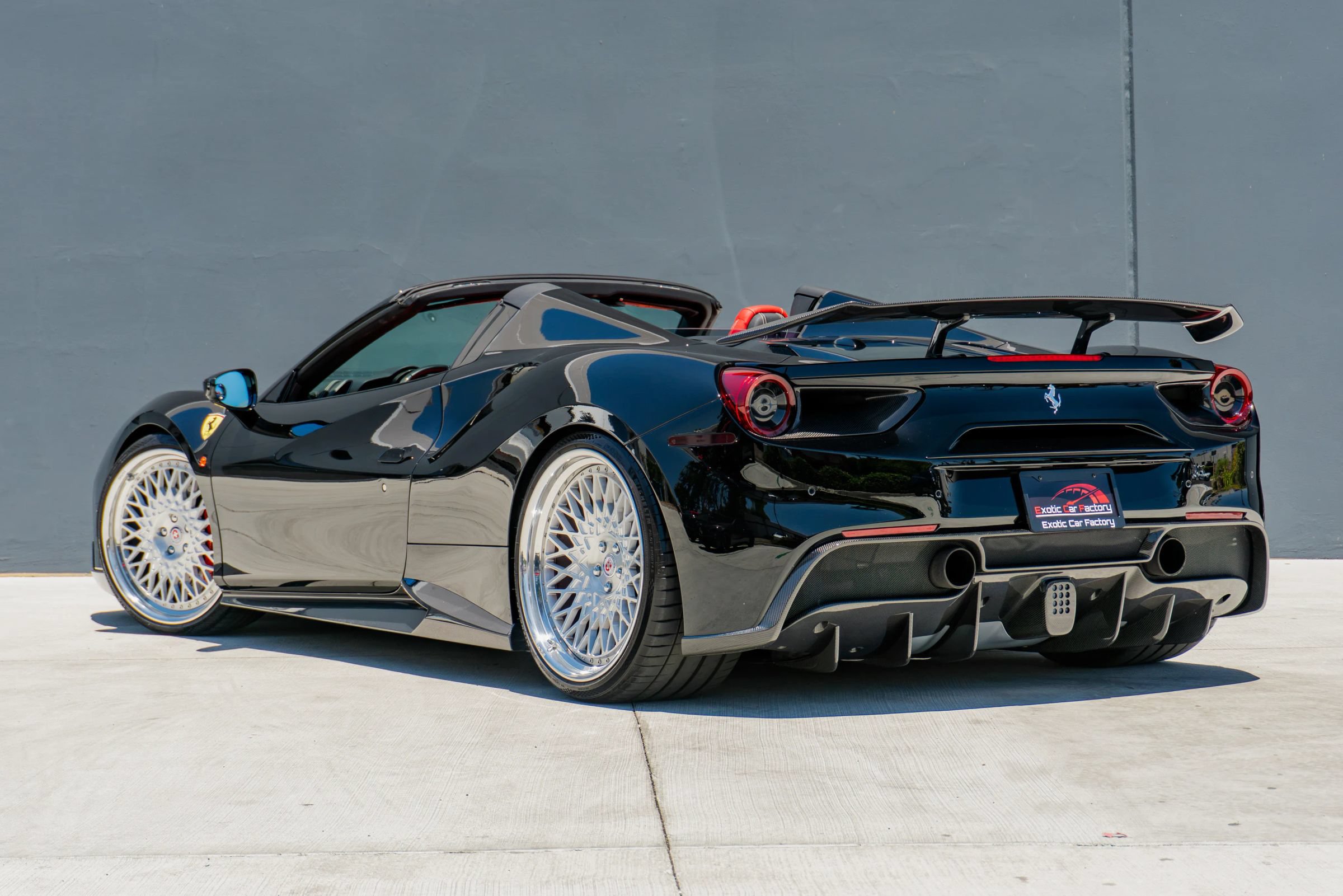 Used 2018 Ferrari 488 Spider RWD image 10