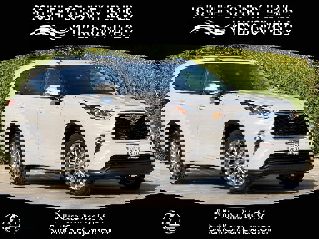 Used 2022 Toyota Highlander Limited image 1