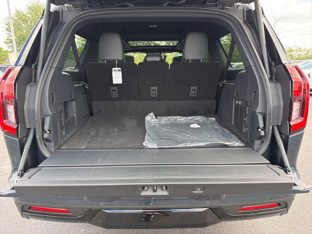 Used 2025 Ford Expedition Max Platinum w/ Stealth Performance Package AWD/4WD image 13