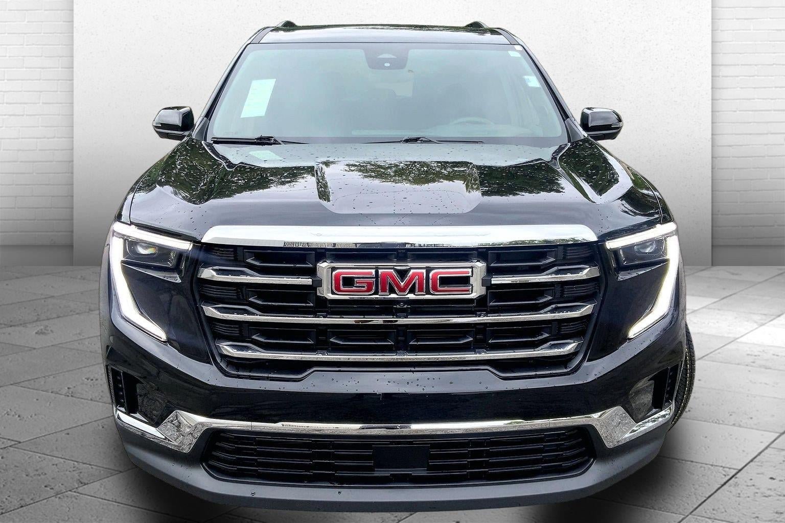Used 2025 GMC Acadia Elevation FWD image 2