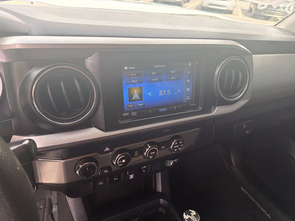 Used 2019 Toyota Tacoma SR5 AWD/4WD image 15