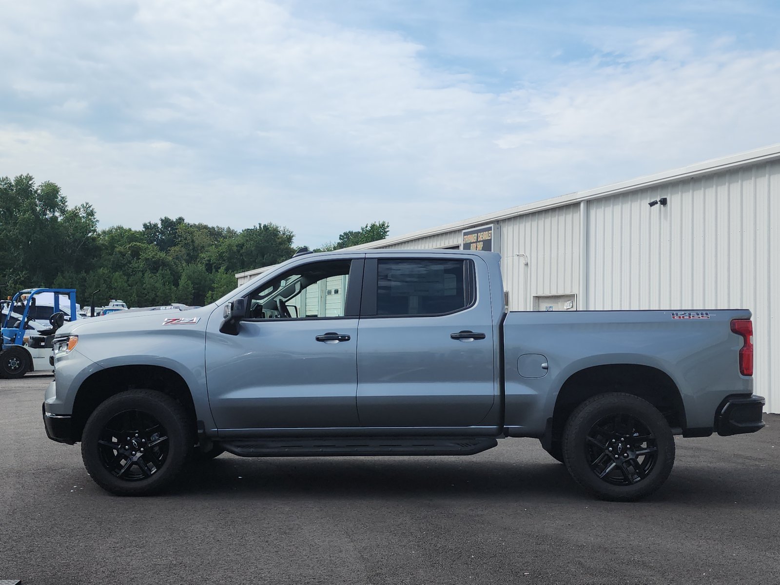New 2026 Chevrolet Silverado 1500 LT Trail Boss w/ LT Trail Boss Premium Package AWD/4WD image 2