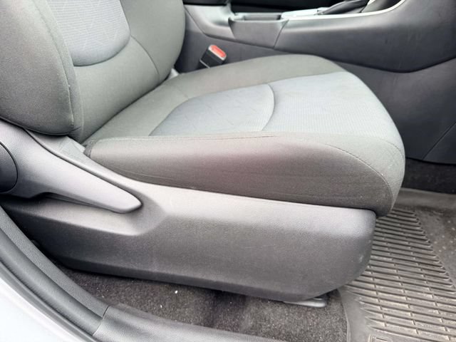 Used 2025 Toyota RAV4 XLE AWD/4WD image 9