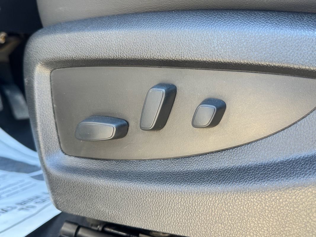 Used 2019 GMC Sierra 2500 Denali w/ Duramax Plus Package AWD/4WD image 13