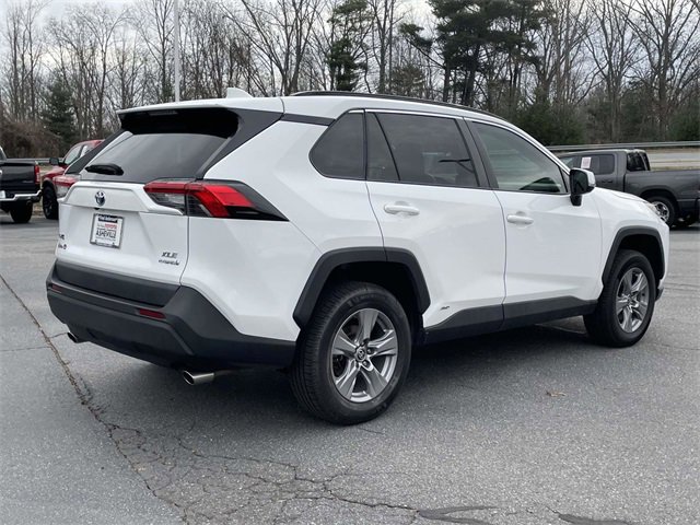 Used 2022 Toyota RAV4 XLE image 5