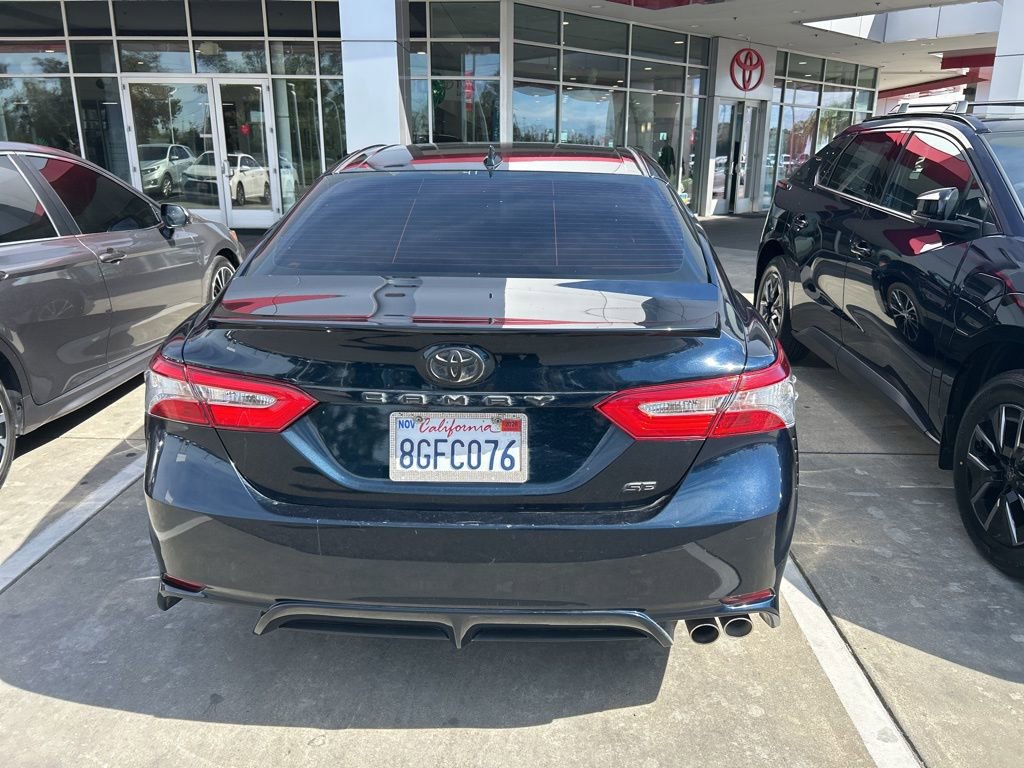 Used 2019 Toyota Camry SE w/ Carpet Mat Package image 5