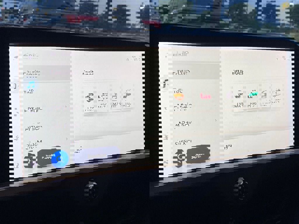 Certified 2025 Toyota Crown XLE image 21