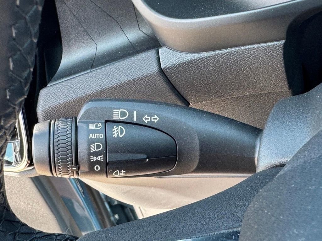 Used 2023 Volvo XC40 Recharge Ultimate AWD/4WD image 19
