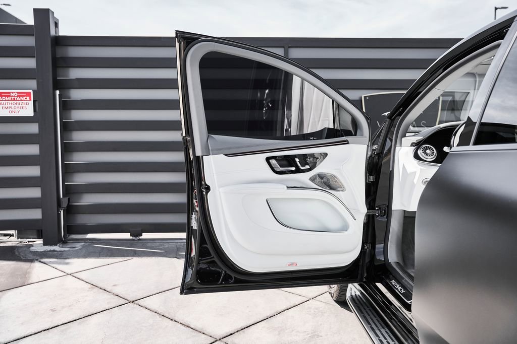 Used 2024 Mercedes-Benz Maybach EQS 680 4MATIC image 33