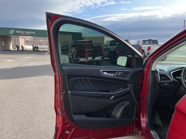 Used 2016 Ford Edge Sport w/ Equipment Group 401A AWD/4WD image 30