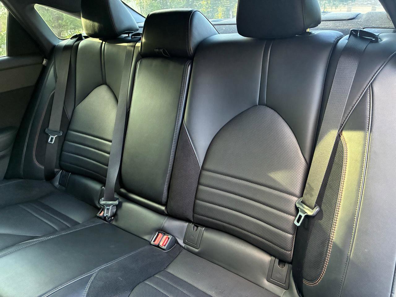 Used 2019 Toyota Avalon Touring FWD image 17