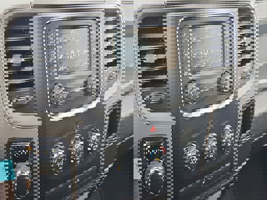 Used 2018 RAM 1500 Express image 28