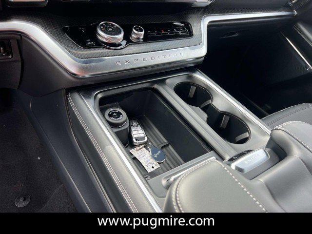 New 2026 Ford Expedition Platinum image 25