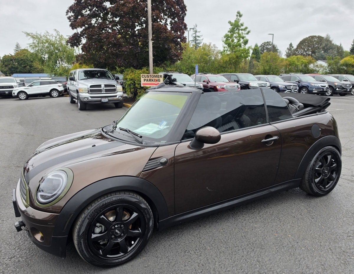 Used 2010 MINI Cooper Convertible FWD image 3