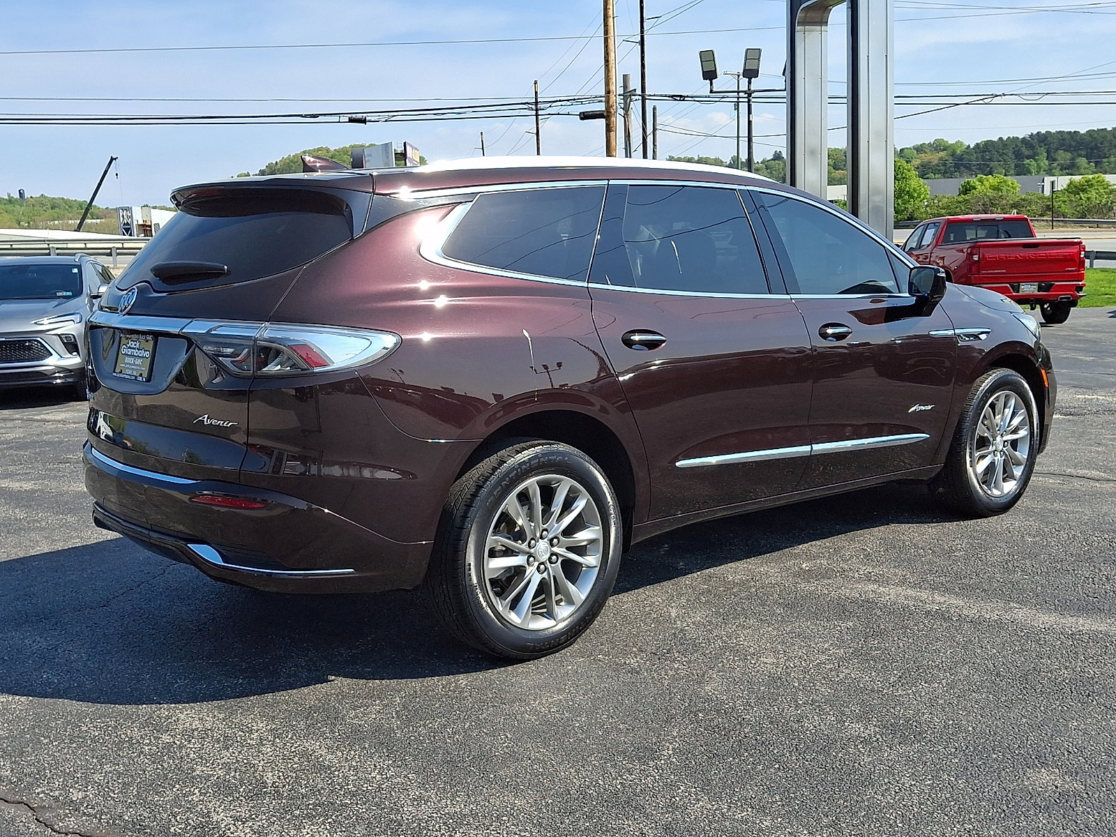 Used 2022 Buick Enclave Avenir w/ Avenir Technology Package AWD/4WD image 8