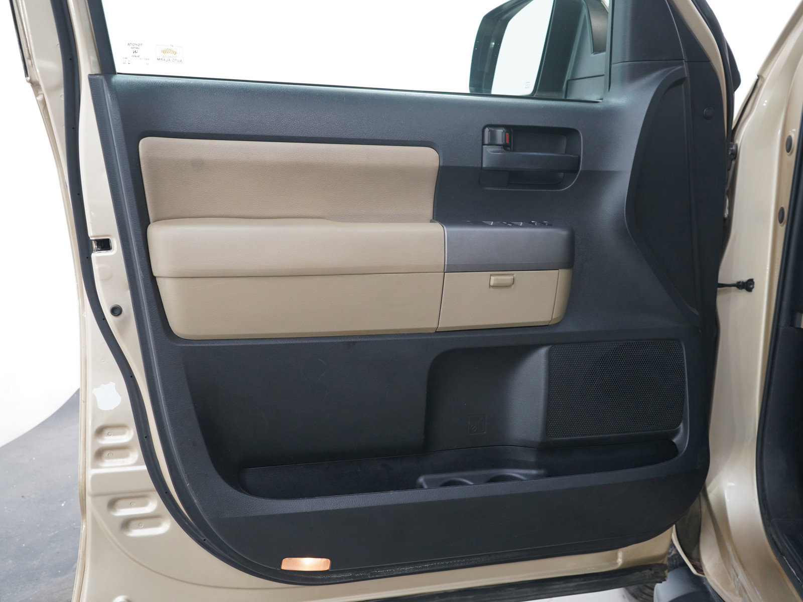 Used 2012 Toyota Sequoia SR5 AWD/4WD image 18