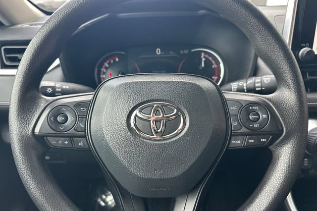 Certified 2025 Toyota RAV4 XLE FWD image 28